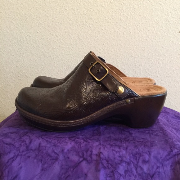 Nurture Clogs by Lamaze - Picture 3 of 8